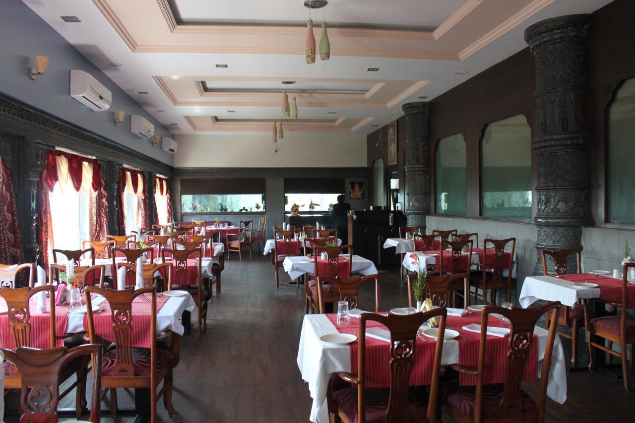 Hotel Maratha Palace,Szatara Kültér fotó